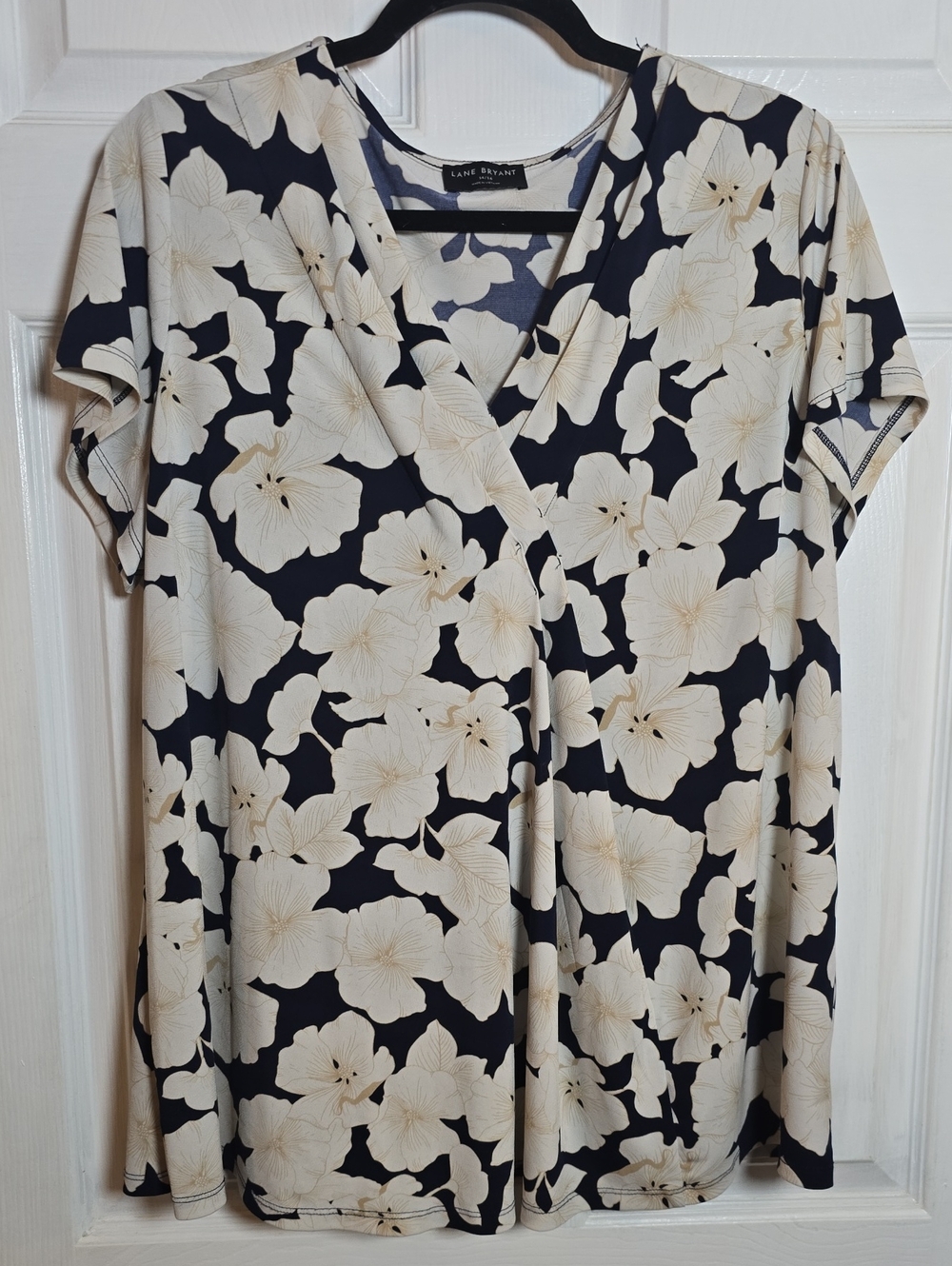 Lane Bryant 1X 14 / 16 Navy and Cream Floral Wrap Style Tunic Blouse Top